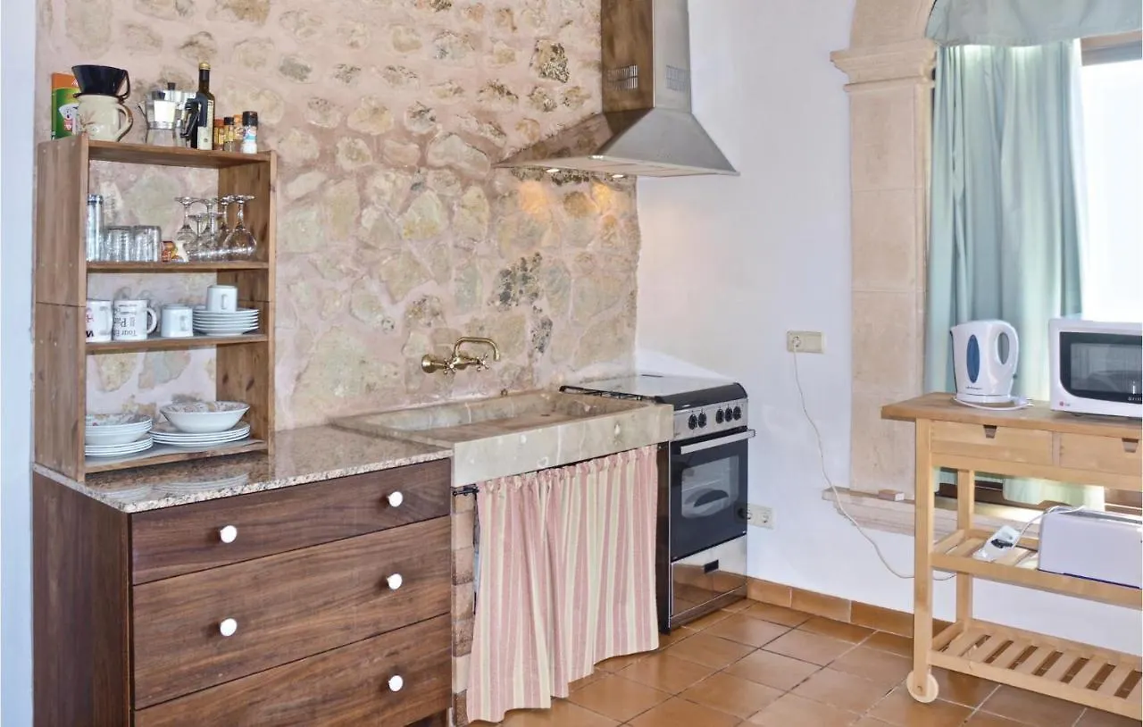 Pet Friendly Apartment In Selva With Kitchen 0*, Selva (Mallorca)